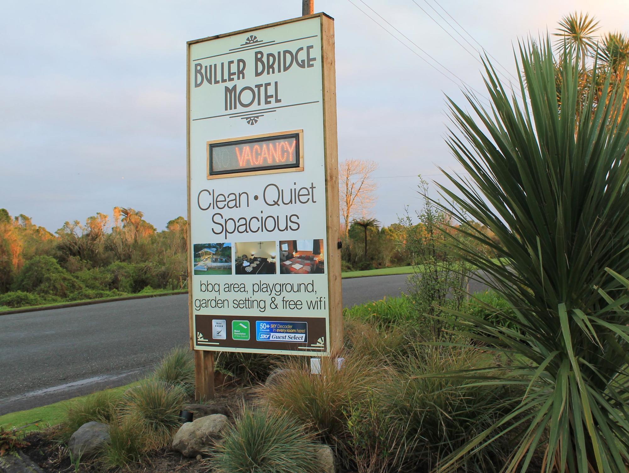 Buller Bridge Motel Westport Exteriér fotografie